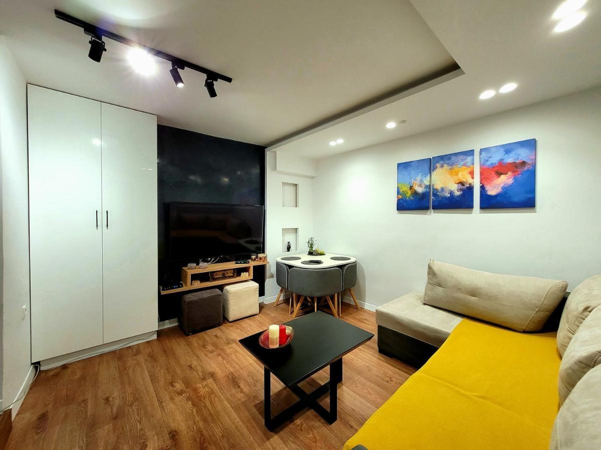 Loi Apartment Sarandë Exterior foto