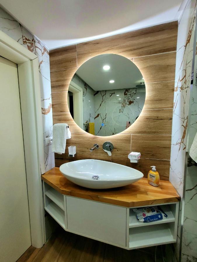 Loi Apartment Sarandë Exterior foto